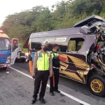 Kecelakaan Fatal di Tol Semarang‑Solo: Hiace Bentrok Truk, Dua Penumpang Tewas