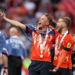 Luton Town Usai Kemenangan Ganda di Wembley, Siap Gempur Northampton demi Tempat Play‑off