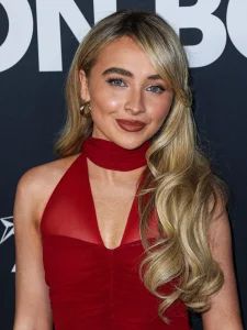 Sabrina Carpenter: 14 Tragedi dan Kontroversi yang Menghantui Kariernya, Termasuk Insiden Zaghrouta di Coachella 2026
