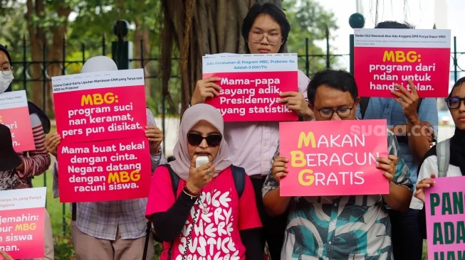 Demo MBG Meluas, Emak-emak dan Difabel Ikut Bersuara