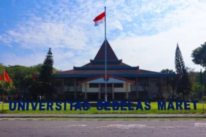 Universitas Sebelas Maret: Dari Operasi Katarak Hingga Teror Pocong