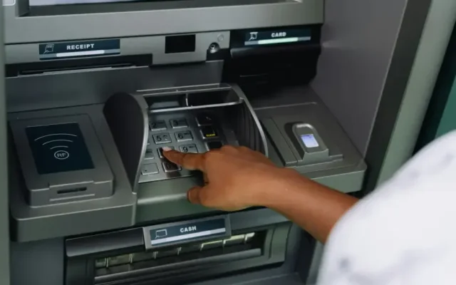 Cara Tarik Tunai di ATM Tanpa Kartu: Solusi Praktis Bank BSI, BCA, Mandiri, dan BRI