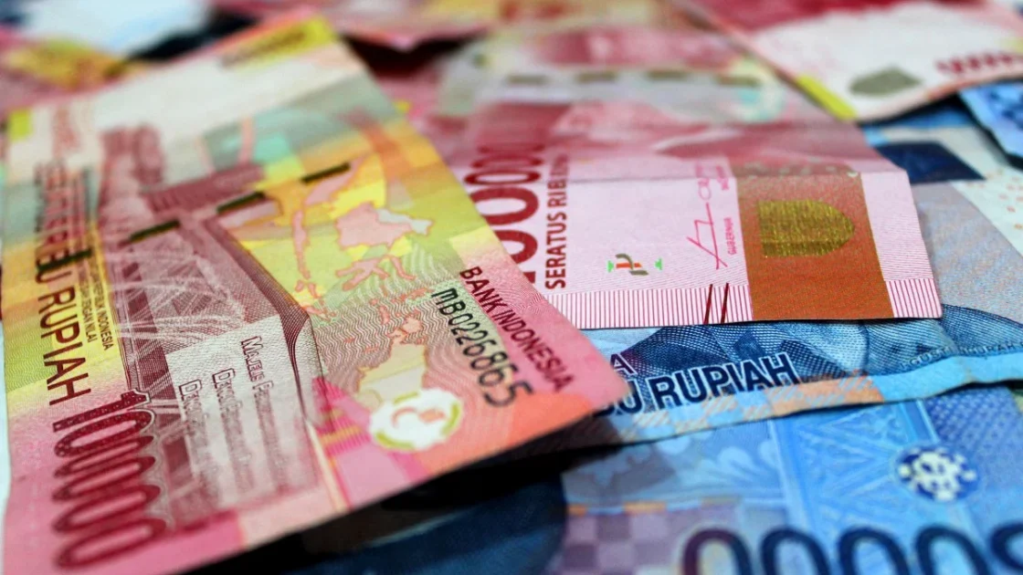 Rupiah Tembus Rp18.000 per Dolar AS, Pasar Waspadai Tekanan The Fed