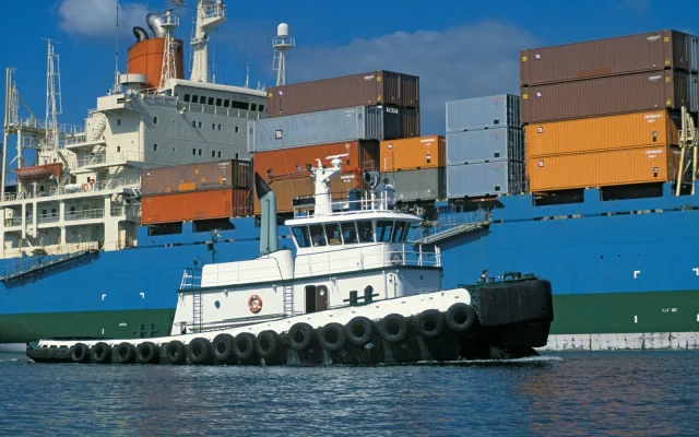 Tugboat Tenggelam di Perairan Bawean, 8 ABK Selamat Bertahan di Tongkang Hanyut