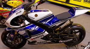 Yamaha R2 Resmi Mengaspal di Indonesia, Motor Sport 204cc Ringan dengan Fitur Canggih Siap Tantang RC 200 dan Gixxer SF 250
